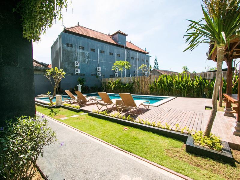 Srikandi Inn Kuta Selatan Exterior foto